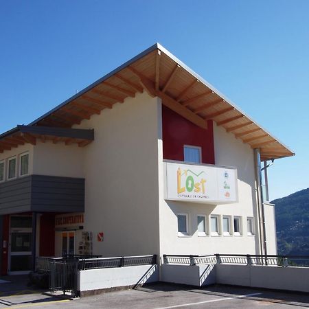 Hostel L'Ost - Ostello Di Grumes Bagian luar foto