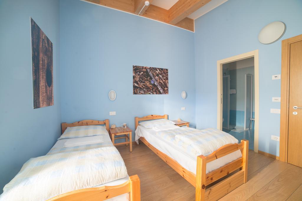 Hostel L'Ost - Ostello Di Grumes Bagian luar foto