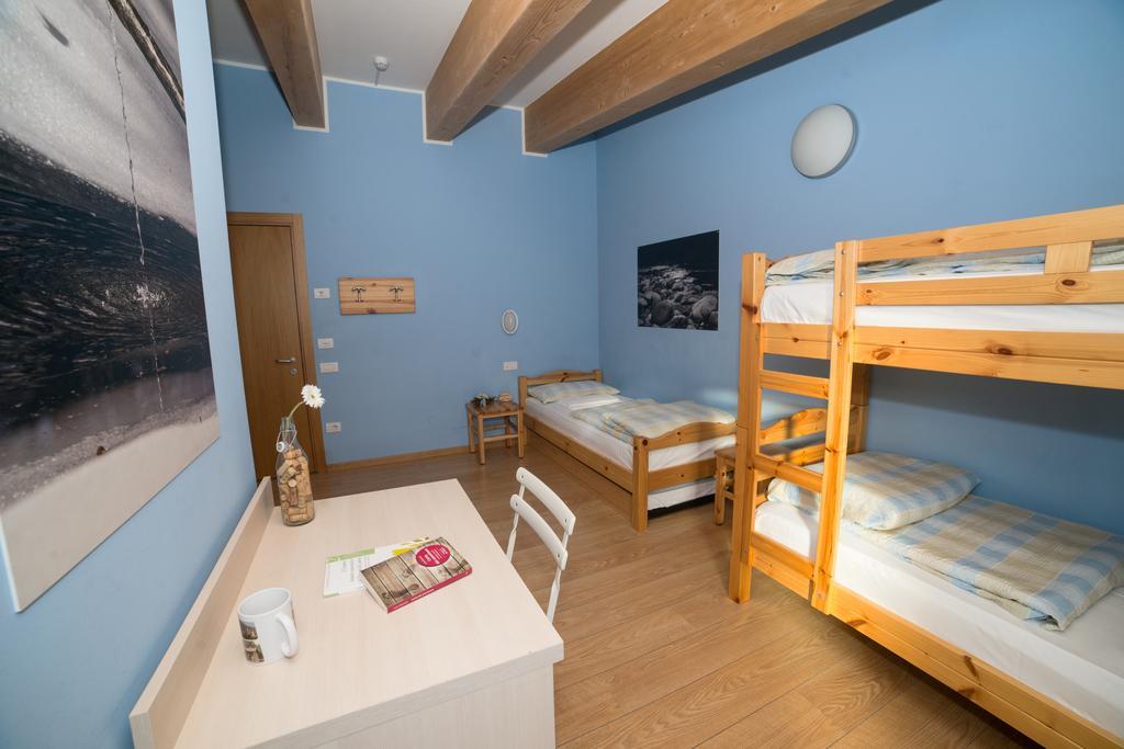 Hostel L'Ost - Ostello Di Grumes Bagian luar foto