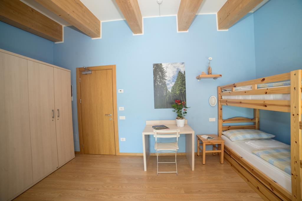 Hostel L'Ost - Ostello Di Grumes Bagian luar foto