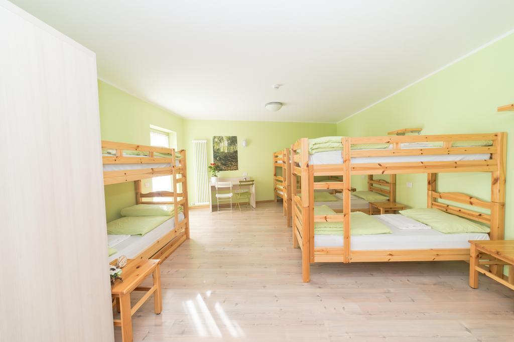 Hostel L'Ost - Ostello Di Grumes Bagian luar foto