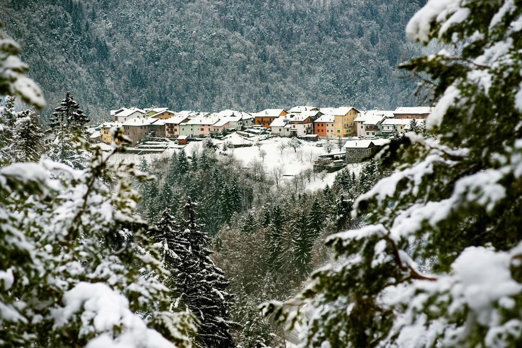 Hostel L'Ost - Ostello Di Grumes Bagian luar foto